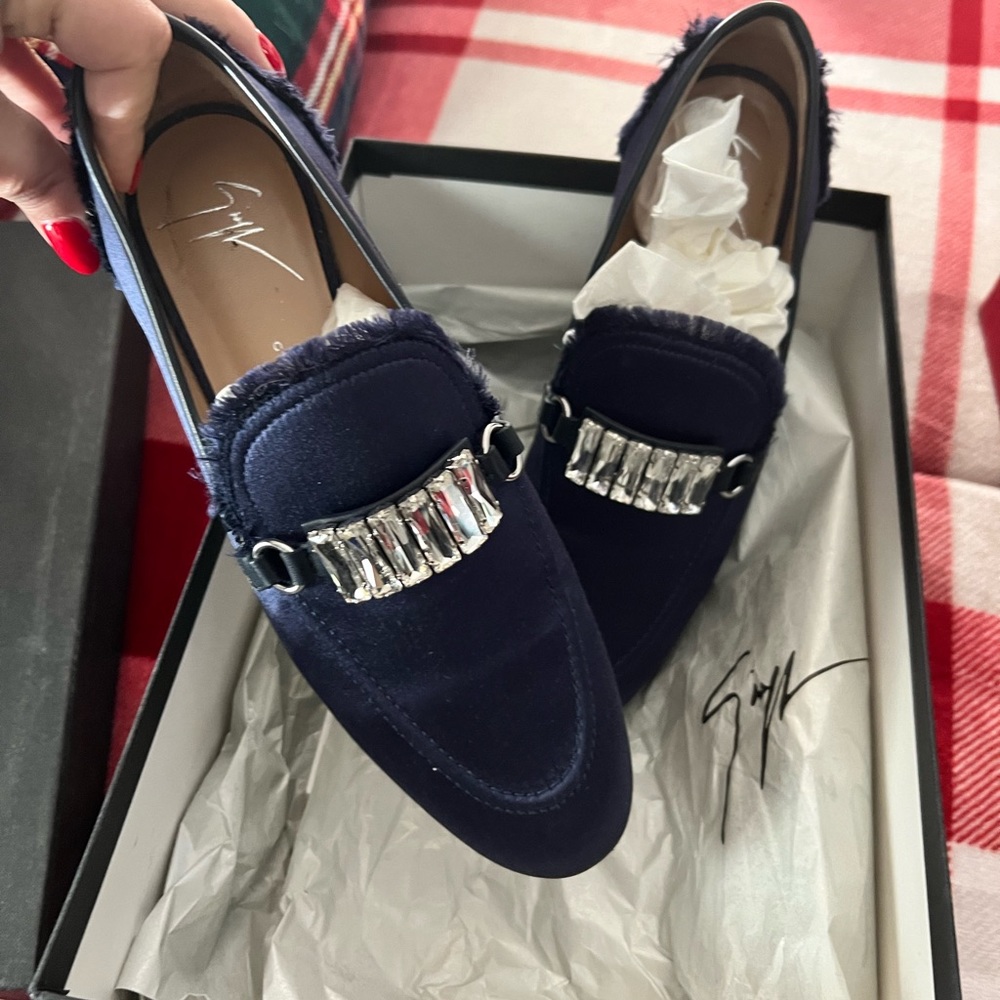 Beautiful blue shoes !